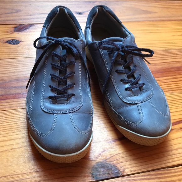 Ecco Light Blue Leather Sneakers, EUC, 39/8.5 - Picture 2 of 10